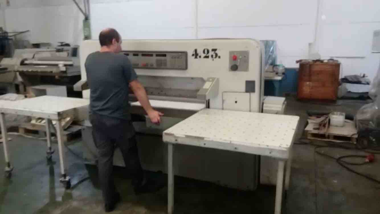 Polar 137-EM Guillotines Used Machinery for sale